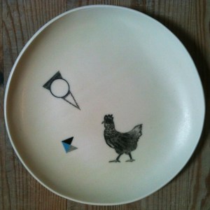 assiette poule triangle